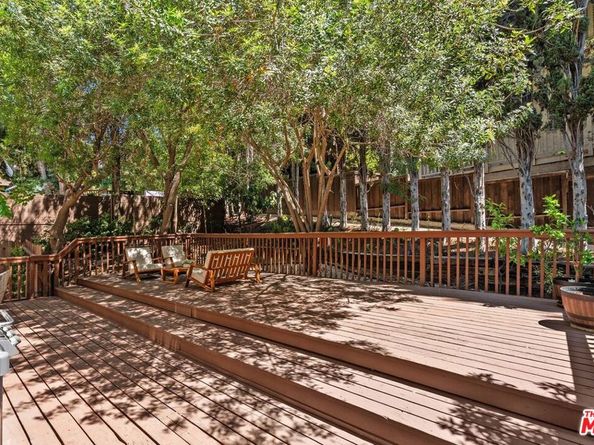 2880 Woodwardia Drive, Los Angeles CA 90077