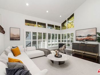 2880 Woodwardia Drive