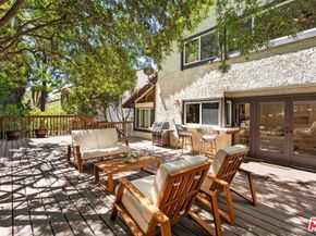 2880 Woodwardia Drive, Los Angeles CA 90077