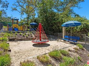 2880 Woodwardia Drive, Los Angeles CA 90077