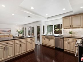 2880 Woodwardia Drive, Los Angeles CA 90077