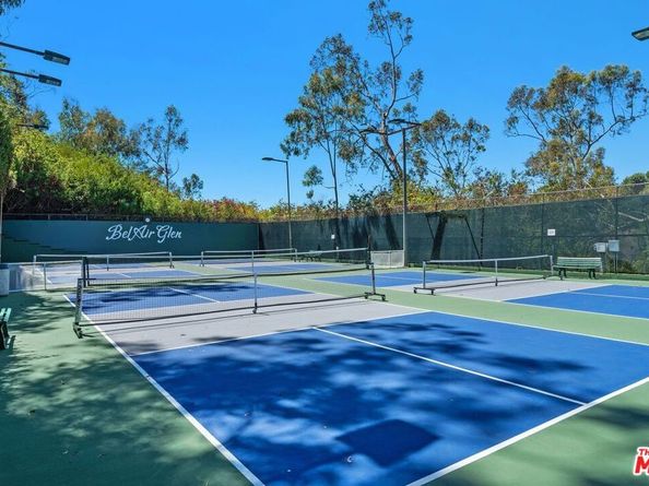 2880 Woodwardia Drive, Los Angeles CA 90077