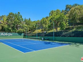 2880 Woodwardia Drive, Los Angeles CA 90077