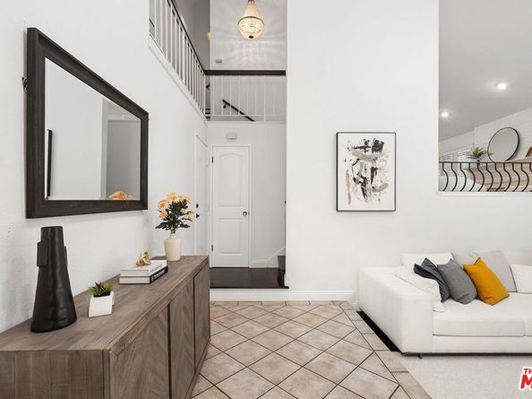 2880 Woodwardia Drive, Los Angeles CA 90077