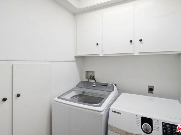 2880 Woodwardia Drive, Los Angeles CA 90077