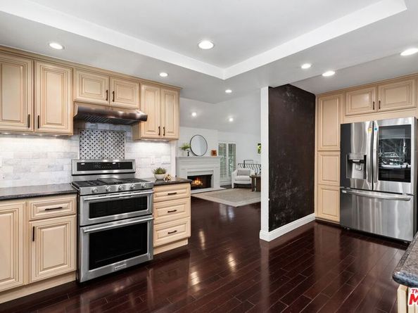 2880 Woodwardia Drive, Los Angeles CA 90077