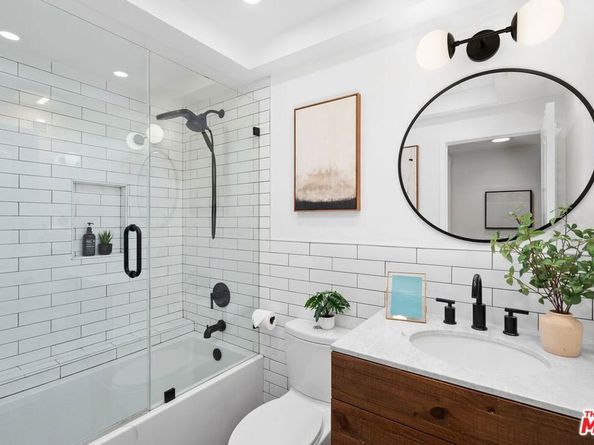 2880 Woodwardia Drive, Los Angeles CA 90077