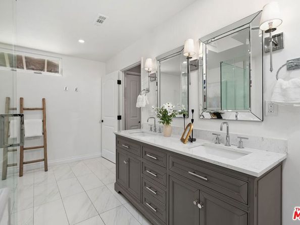 2880 Woodwardia Drive, Los Angeles CA 90077