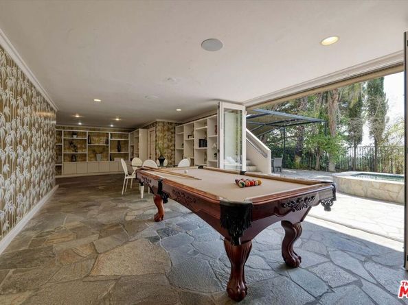 7218 Mulholland Drive, Los Angeles CA 90068