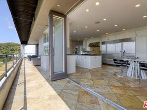 7218 Mulholland Drive, Los Angeles CA 90068