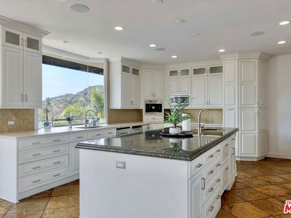7218 Mulholland Drive, Los Angeles CA 90068