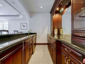 7218 Mulholland Drive, Los Angeles CA 90068