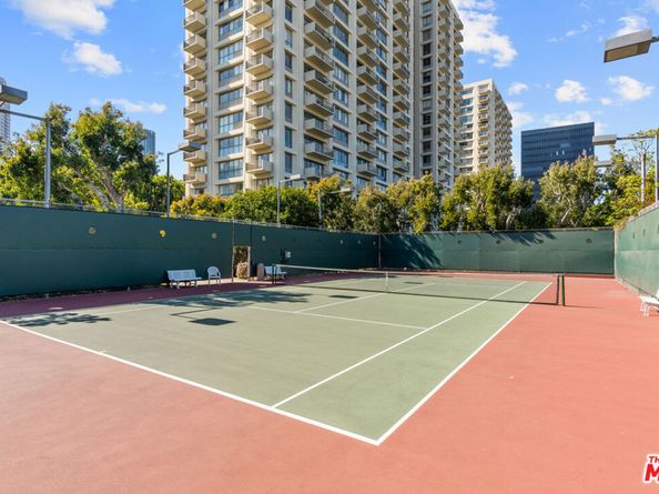 2160 Century Park East 1112, Los Angeles CA 90067