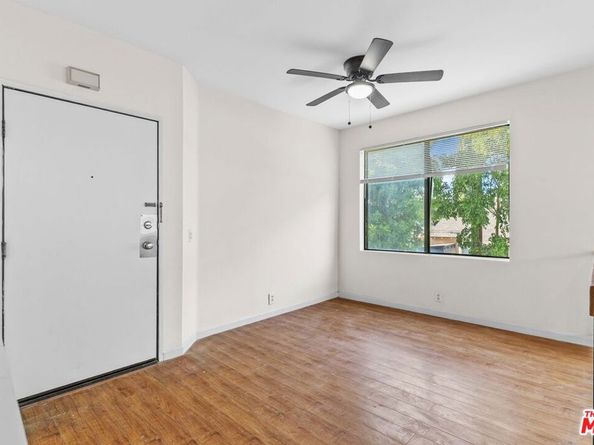 19009 Sherman Way 22, Reseda CA 91335