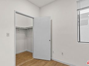 19009 Sherman Way 22, Reseda CA 91335