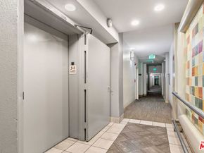 19009 Sherman Way 22, Reseda CA 91335