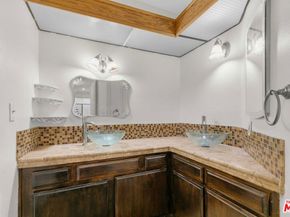 19009 Sherman Way 22, Reseda CA 91335