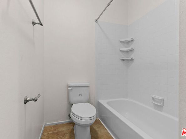 19009 Sherman Way 22, Reseda CA 91335