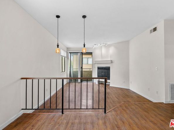 19009 Sherman Way 22, Reseda CA 91335