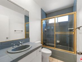 222 7th Street 301, Santa Monica CA 90402