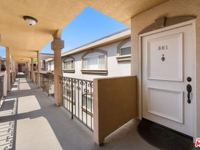 222 7th Street 301, Santa Monica CA 90402