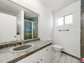 222 7th Street 301, Santa Monica CA 90402