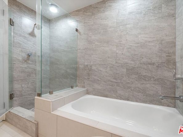 1160 Granville Avenue 105, Los Angeles CA 90049