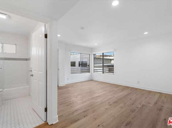 1160 Granville Avenue 105, Los Angeles CA 90049