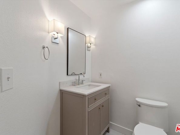 1160 Granville Avenue 105, Los Angeles CA 90049