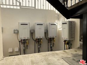 4211 Franklin Avenue, Los Angeles CA 90027