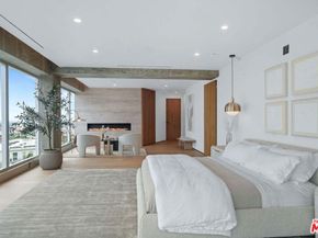 7135 Hollywood Boulevard PHE, Los Angeles CA 90046