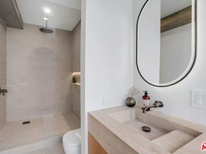 7135 Hollywood Boulevard PHE, Los Angeles CA 90046