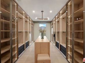 7135 Hollywood Boulevard PHE, Los Angeles CA 90046