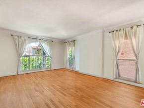 251 N Kenmore Avenue, Los Angeles CA 90004