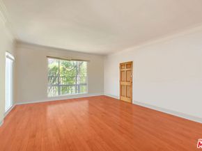 251 N Kenmore Avenue, Los Angeles CA 90004