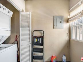 251 N Kenmore Avenue, Los Angeles CA 90004