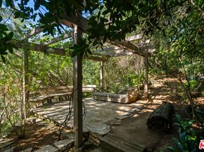 11982 Brentridge Lane, Los Angeles CA 90049