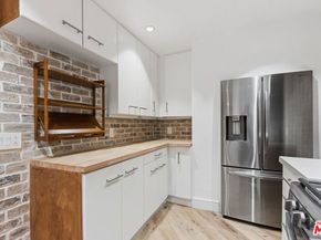 1160 Granville Avenue 104, Los Angeles CA 90049