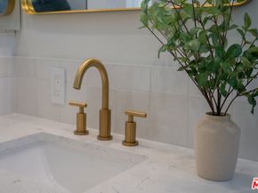 4579 Ambrose Avenue 8, Los Angeles CA 90027