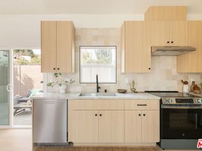 3148 Madera Avenue 1/2, Los Angeles CA 90039