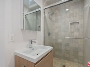 1025 Pleasantview Avenue, Venice CA 90291