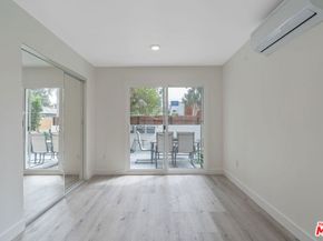 1025 Pleasantview Avenue, Venice CA 90291