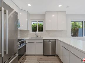 1025 Pleasantview Avenue, Venice CA 90291