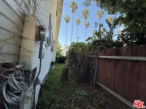 4622 9th Avenue, Los Angeles CA 90043