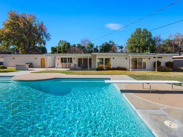 6228 Sale Avenue, Woodland Hills CA 91367