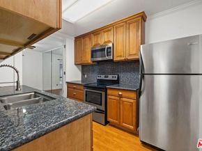 1735 N Fuller Avenue 121, Los Angeles CA 90046
