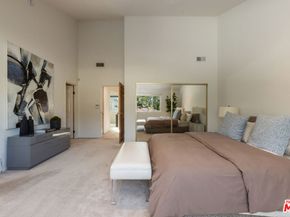5044 Varna Avenue, Sherman Oaks CA 91423