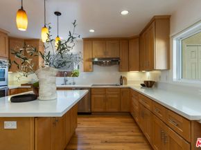 5044 Varna Avenue, Sherman Oaks CA 91423