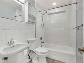 3878 Armstrong St, San Diego CA 92111