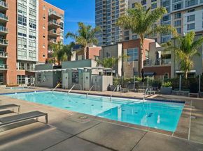800 The Mark Ln 2002, San Diego CA 92101